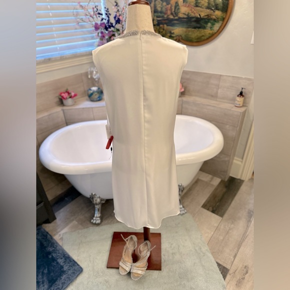 NWT Mac Duggal White Satin Gorgeous Ruched Dress With Classy Rhinestone - Picture 10 of 15